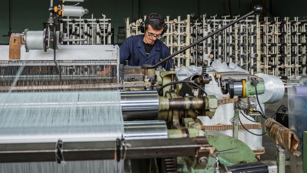 Cuál es la fibra sintética utilizada en chalecos antibalas